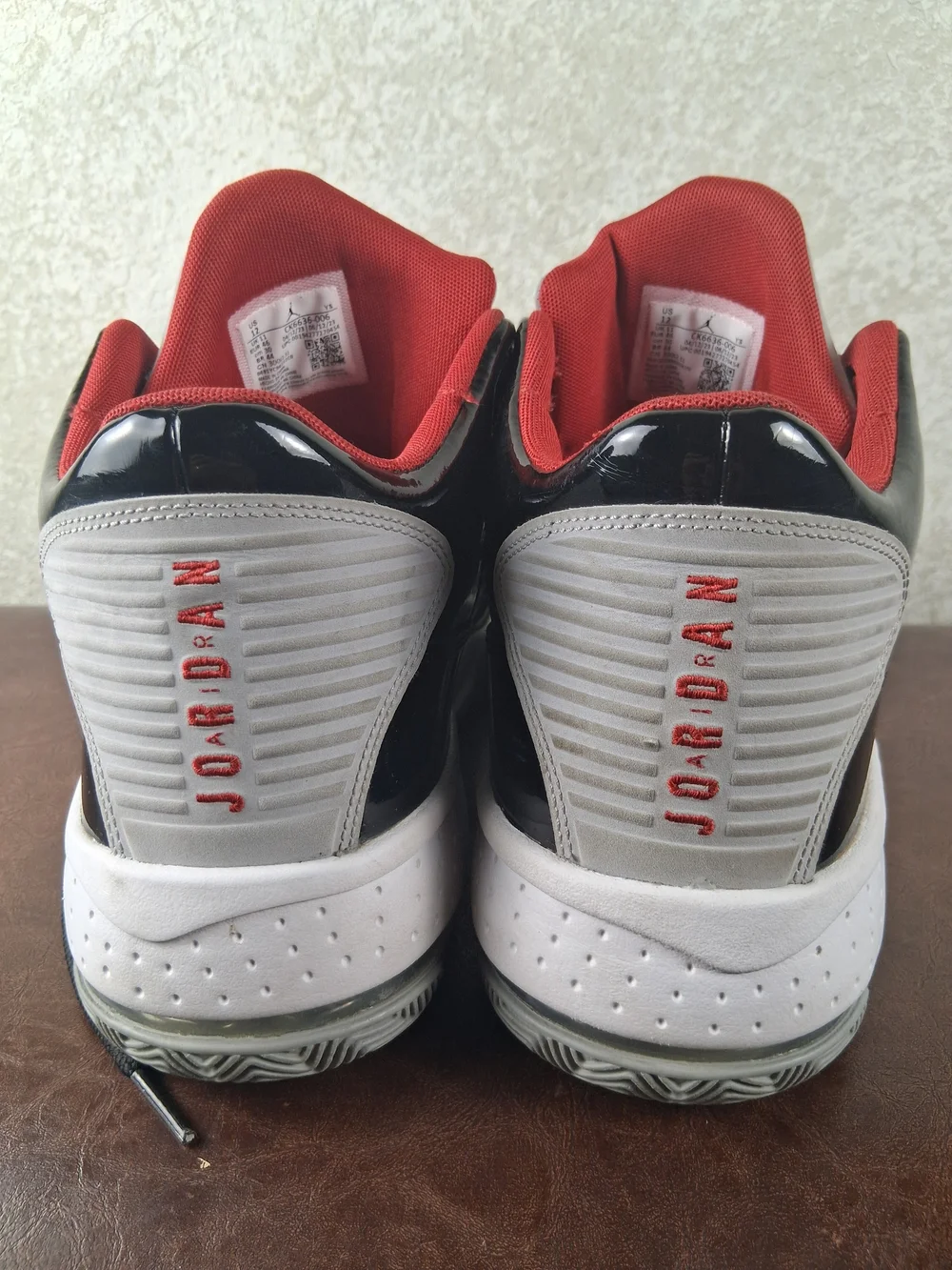 Nike Jordan Max Aura 2 Men's Basketball Shoes Red Black Gray White Size 12